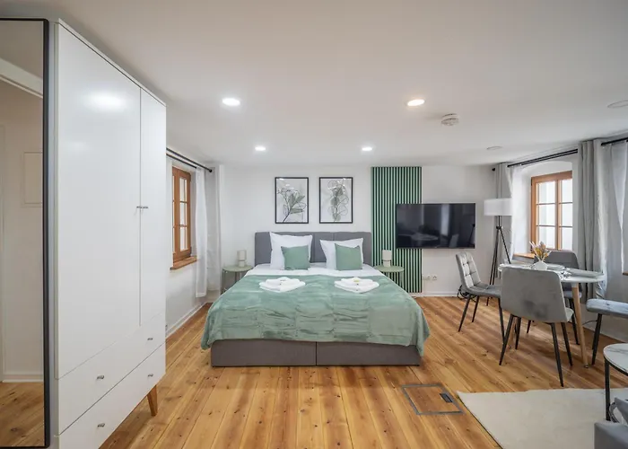 Coview - Altstadt - Parkplatz * بيرنا