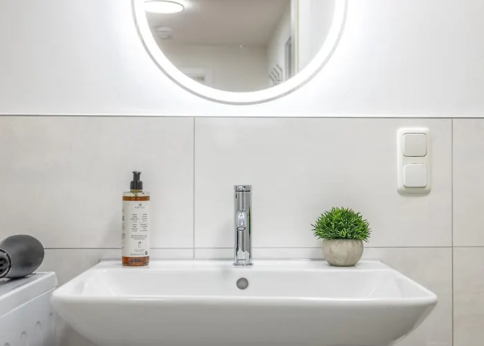 Coview - Altstadt - Parkplatz شقة بيرنا